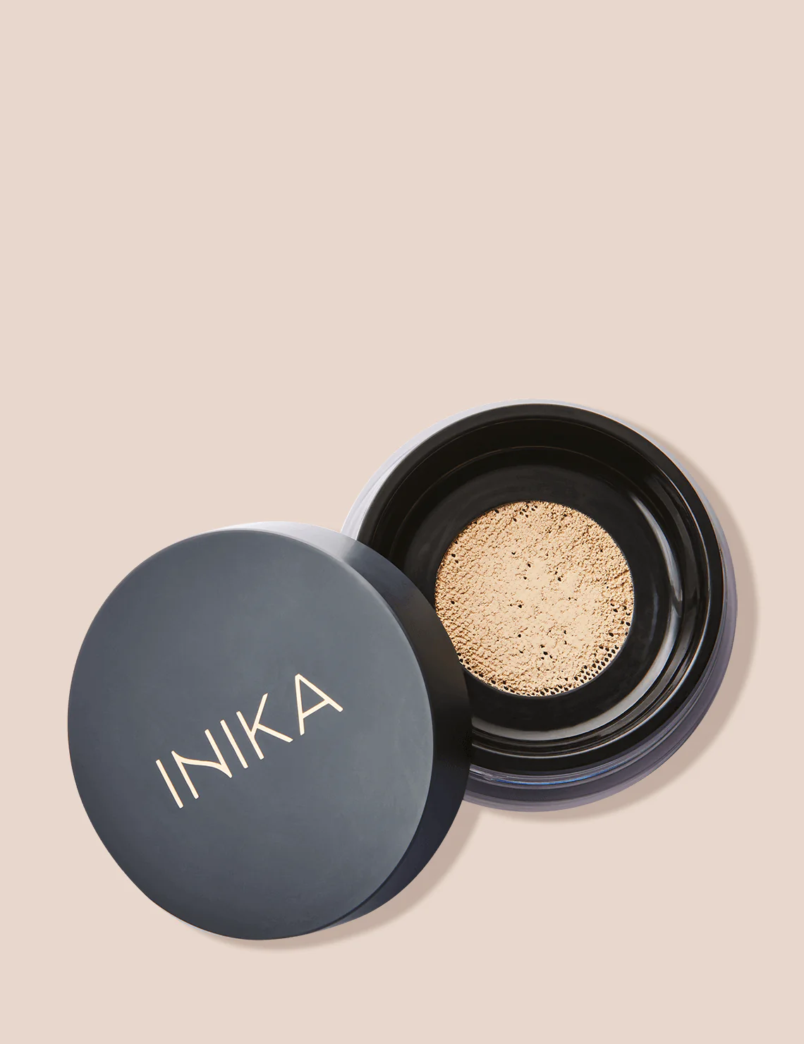 Inika biri mineralinė pudra SPF 25 - Strength, 8 g Inika biri mineralinė pudra SPF 25 - Strength, 8 g