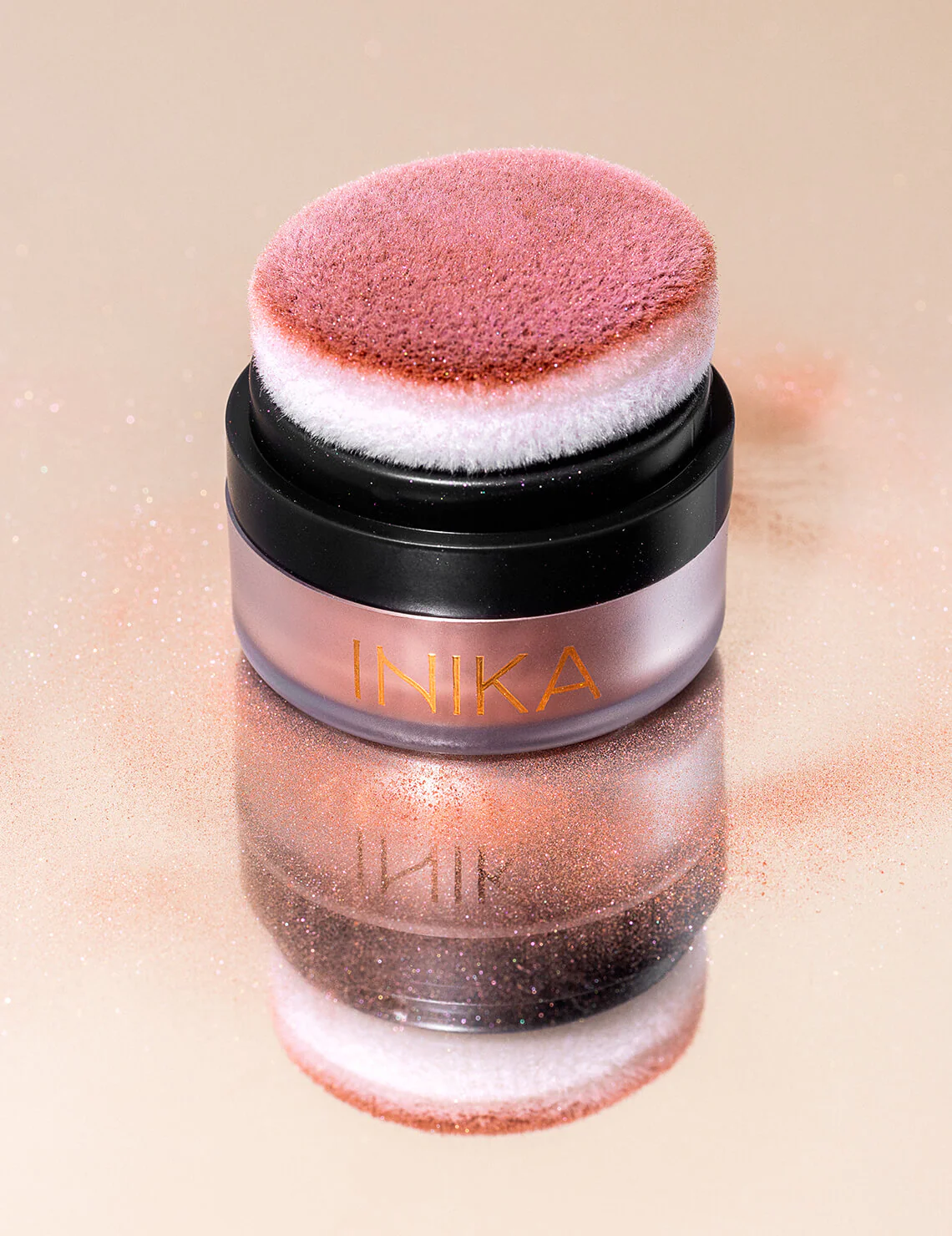 Inika mineraliniai skaistalai su pagalvėle - Rosy Glow, 3g.jpg Inika mineraliniai skaistalai su pagalvėle - Rosy Glow, 3g