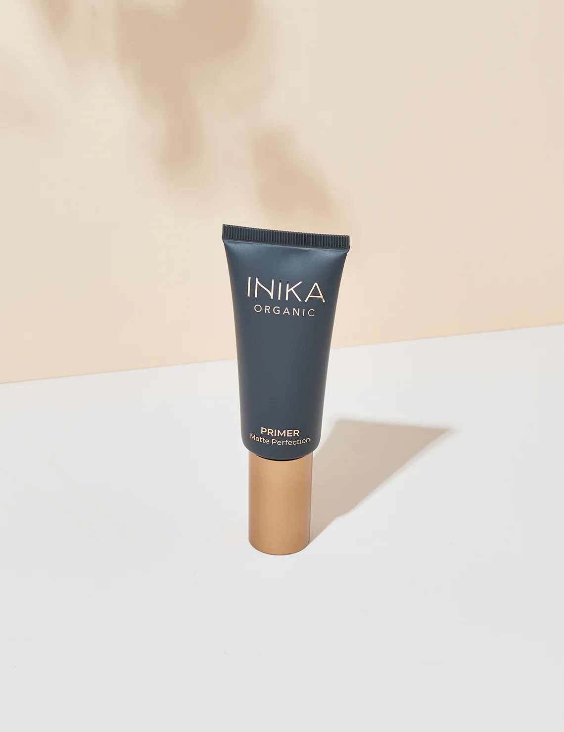 Inika sertifikuota organiška matinį efektą suteikianti makiažo bazė, 30 ml